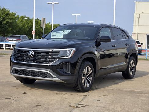 New 2026 Volkswagen Atlas Cross Sport SE image 2