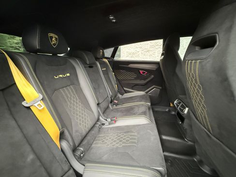 Used 2023 Lamborghini Urus Performante AWD/4WD image 52