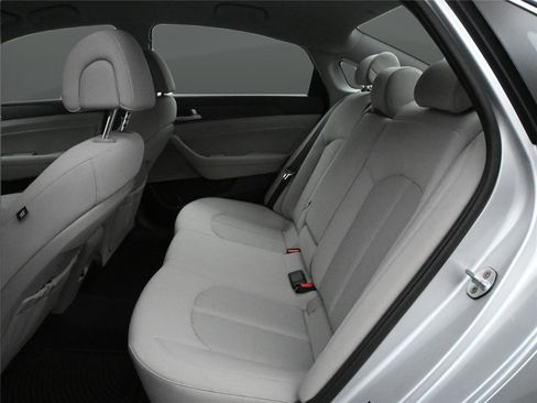 Used 2017 Hyundai Sonata Sport image 10