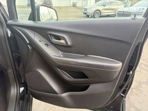 Used 2015 Chevrolet Trax LS image 14