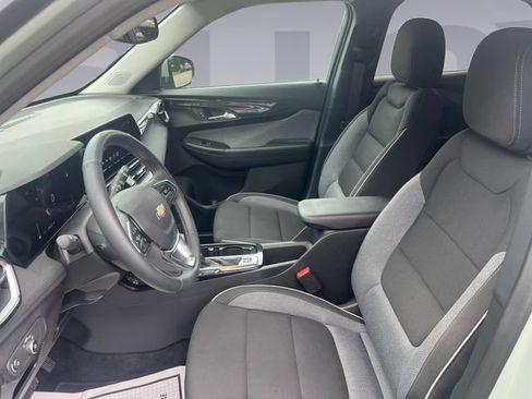 Used 2026 Chevrolet TrailBlazer LT w/ Convenience Package AWD/4WD image 10