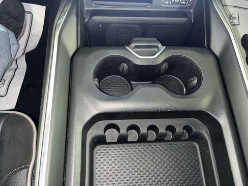 Used 2024 RAM 1500 Laramie AWD/4WD image 22