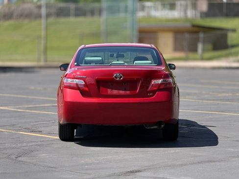 Used 2009 Toyota Camry LE FWD image 6