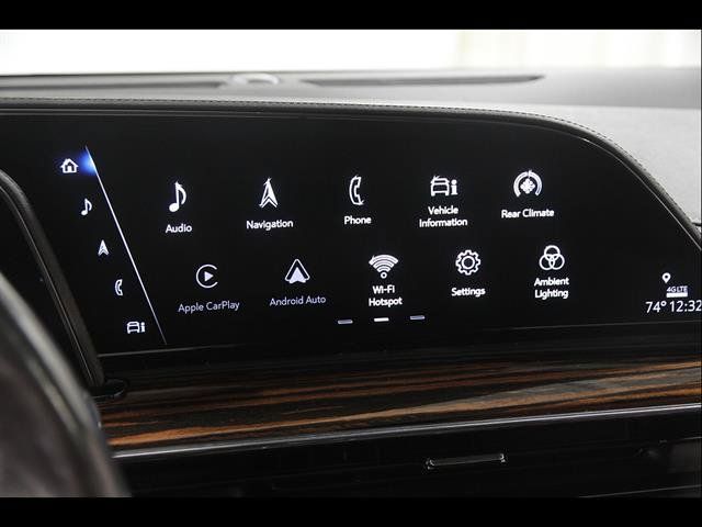 Certified 2022 Cadillac Escalade Premium Luxury AWD/4WD image 11