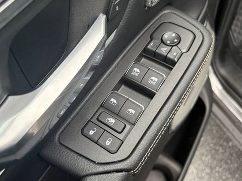 New 2026 RAM 1500 Laramie AWD/4WD image 12