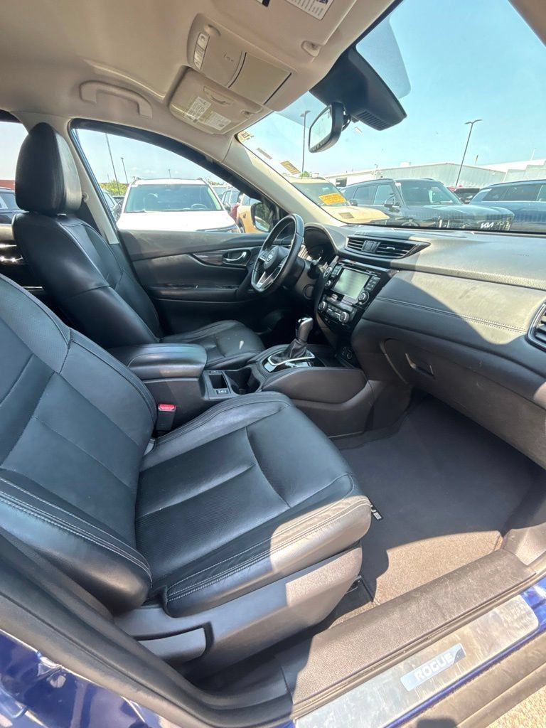 Used 2017 Nissan Rogue SL FWD image 24