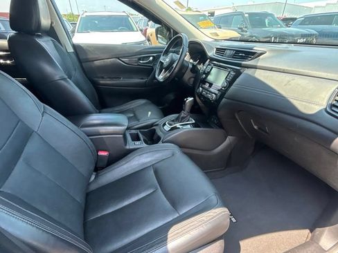 Used 2017 Nissan Rogue SL FWD image 24