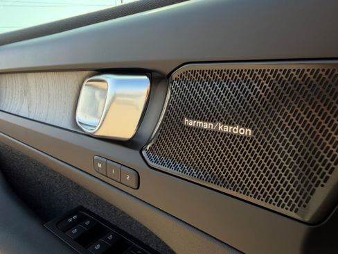 New 2026 Volvo XC40 B5 Ultra w/ Climate Package image 18