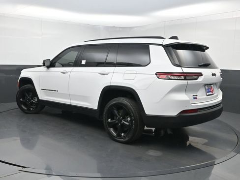 Used 2023 Jeep Grand Cherokee L Laredo AWD/4WD image 26