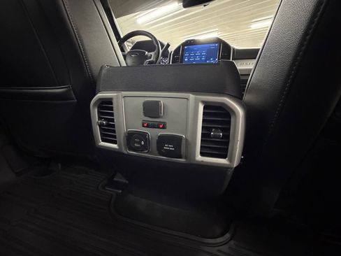 Used 2022 Ford F250 Lariat w/ Chrome Package image 32