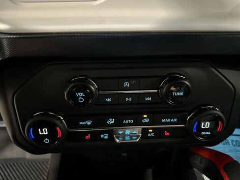 Certified 2023 Ford Bronco Heritage Edition AWD/4WD image 21