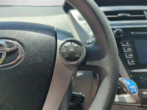 Certified 2017 Toyota Prius V Two FWD image 18