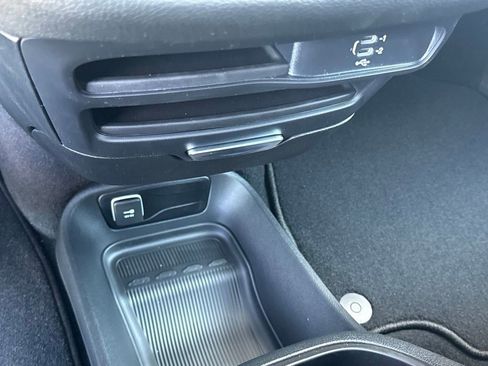 New 2026 Chrysler Pacifica Select FWD image 16