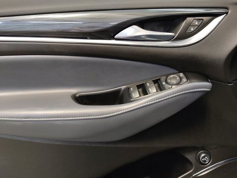 Used 2023 Buick Enclave Essence FWD image 27