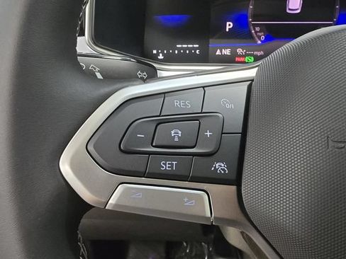 New 2026 Volkswagen Taos SE FWD image 31
