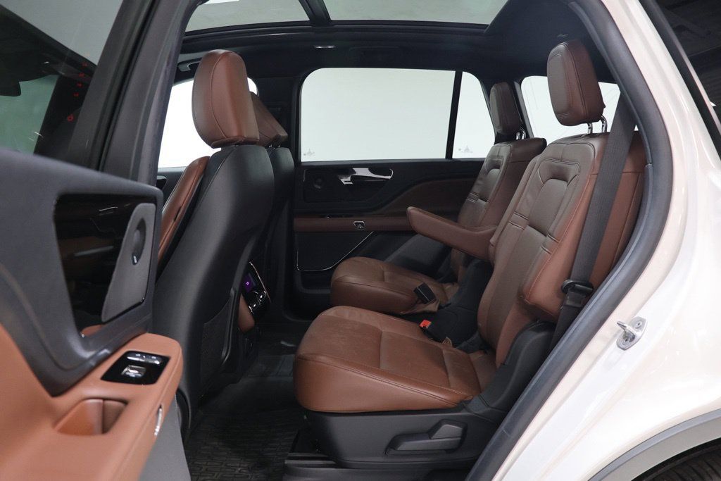 Used 2025 Lincoln Aviator Reserve w/ Illumination Package AWD/4WD image 34