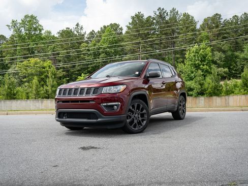 Used 2021 Jeep Compass Latitude w/ Sun and Sound Group FWD image 1