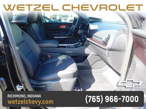 Used 2025 Chevrolet Traverse Z71 w/ Driver Confidence Package AWD/4WD image 17