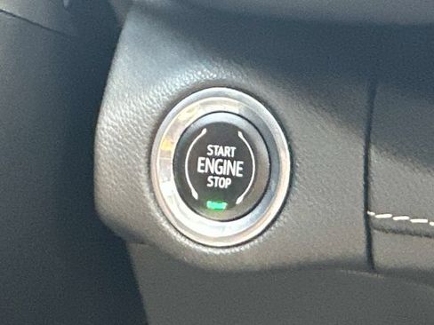 Used 2021 Buick Envision Essence FWD image 27