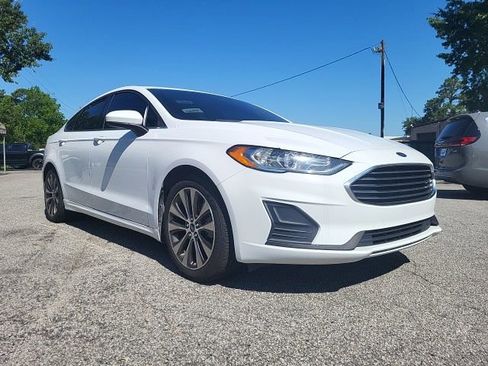 Used 2019 Ford Fusion SE AWD/4WD image 1
