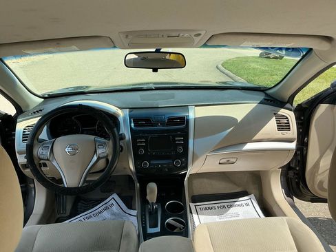 Used 2014 Nissan Altima 2.5 SV FWD image 11