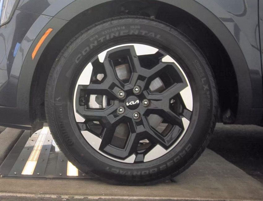 Used 2025 Kia Sorento S w/ Panoramic Sunroof Package FWD image 15