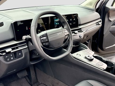 New 2026 Kia Sportage EX AWD/4WD image 4