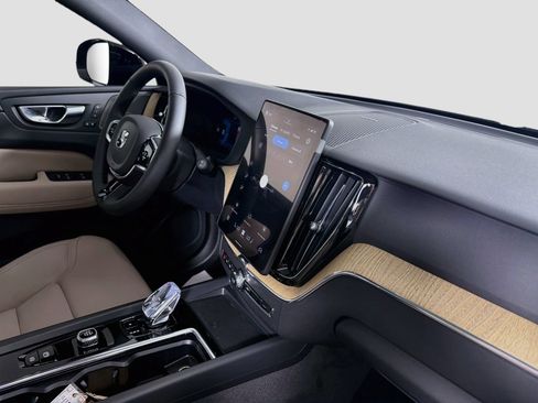 New 2027 Volvo XC60 B5 Plus AWD/4WD image 29