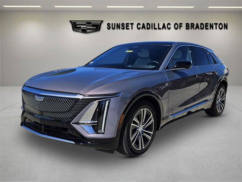 New 2025 Cadillac Lyriq Luxury image 3