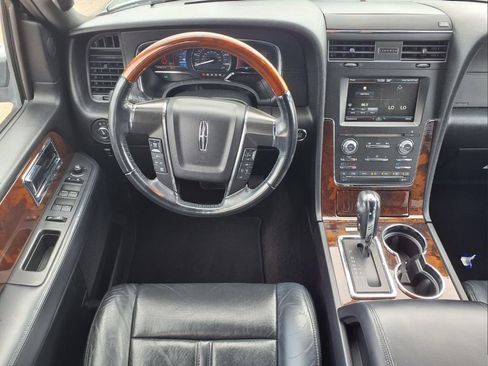 Used 2015 Lincoln Navigator L 2WD image 13
