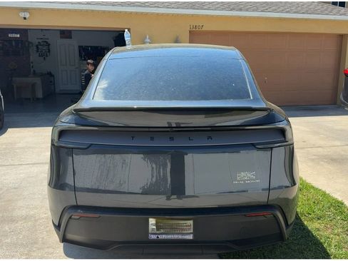 Used 2026 Tesla Model Y Long Range image 4