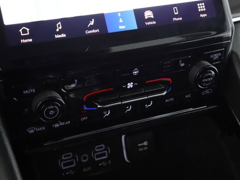 Used 2022 Jeep Grand Cherokee L Limited image 15