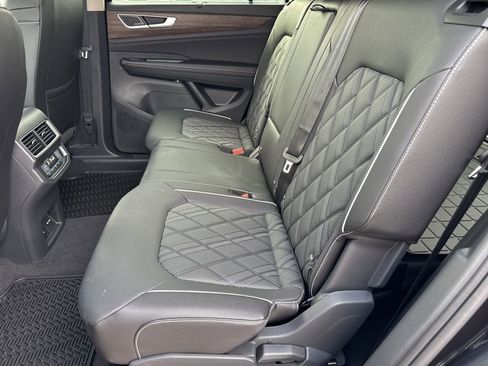 New 2026 Volkswagen Atlas SEL Premium R-Line image 11