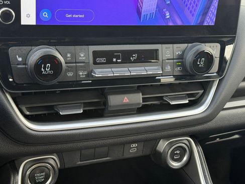 Used 2025 Toyota Grand Highlander XLE image 19