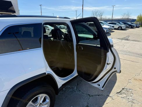 Used 2016 Jeep Grand Cherokee Laredo w/ Quick Order Package 23E image 22