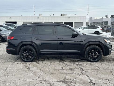 Used 2023 Volkswagen Atlas SEL R-Line image 2