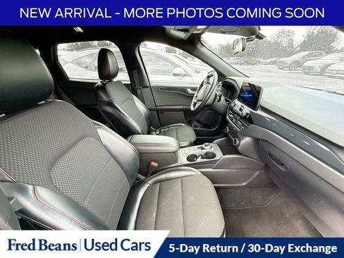 Used 2024 Ford Escape ST-Line AWD/4WD image 2