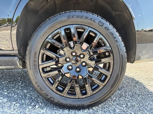Used 2026 GMC Yukon Denali w/ Sun & Power Step Package AWD/4WD image 7