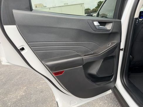 Used 2021 Ford Escape SE w/ SE Sport Appearance Package FWD image 14