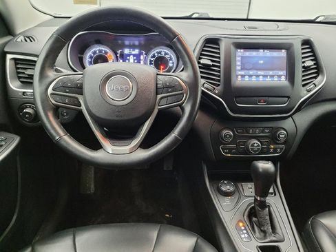 Used 2019 Jeep Cherokee Latitude Plus w/ Comfort/Convenience Group image 22