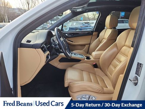 Used 2018 Porsche Macan Turbo image 14