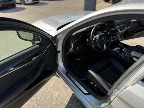 Used 2018 BMW 530e w/ Premium Package 2 image 20