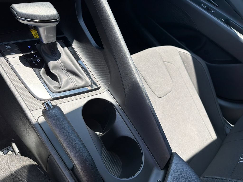 Certified 2025 Hyundai Elantra Sport FWD image 29