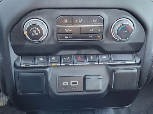 Used 2024 Chevrolet Silverado 1500 Custom image 19