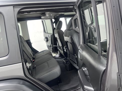 Used 2024 Jeep Wrangler Unlimited Rubicon AWD/4WD image 18