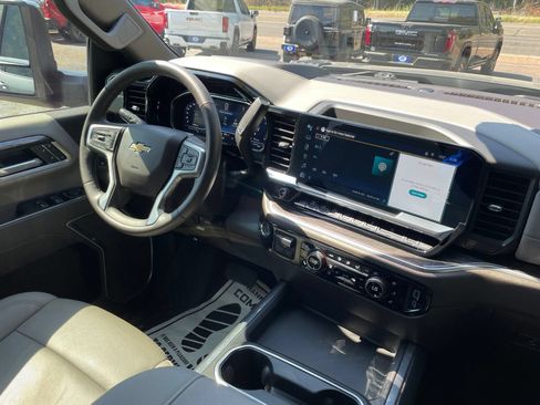 Used 2025 Chevrolet Silverado 2500 LTZ w/ LTZ Convenience Package AWD/4WD image 34