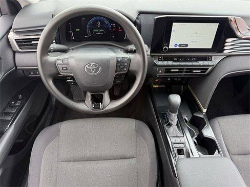 Used 2025 Toyota Camry LE image 12