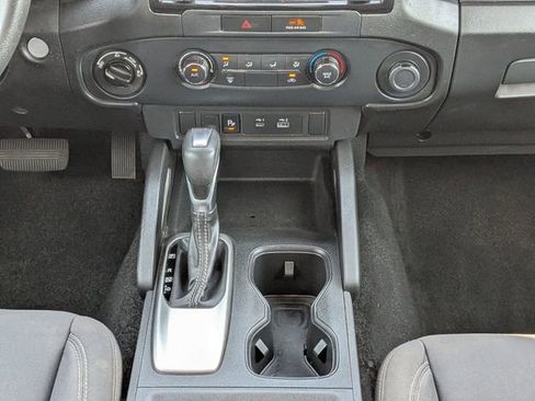 Used 2022 Nissan Frontier SV w/ Technology Package image 18