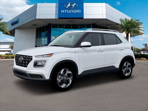 New 2026 Hyundai Venue SEL FWD image 2
