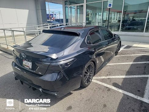 Used 2022 Toyota Camry SE image 1